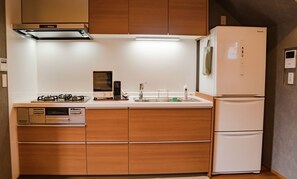 Fridge, microwave, stovetop, cookware/dishes/utensils
