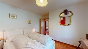 3 chambres, bureau, fer et planche à repasser, Wi-Fi