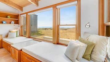 4 makuuhuonetta, silitysrauta/-lauta, internet, vuodevaatteet