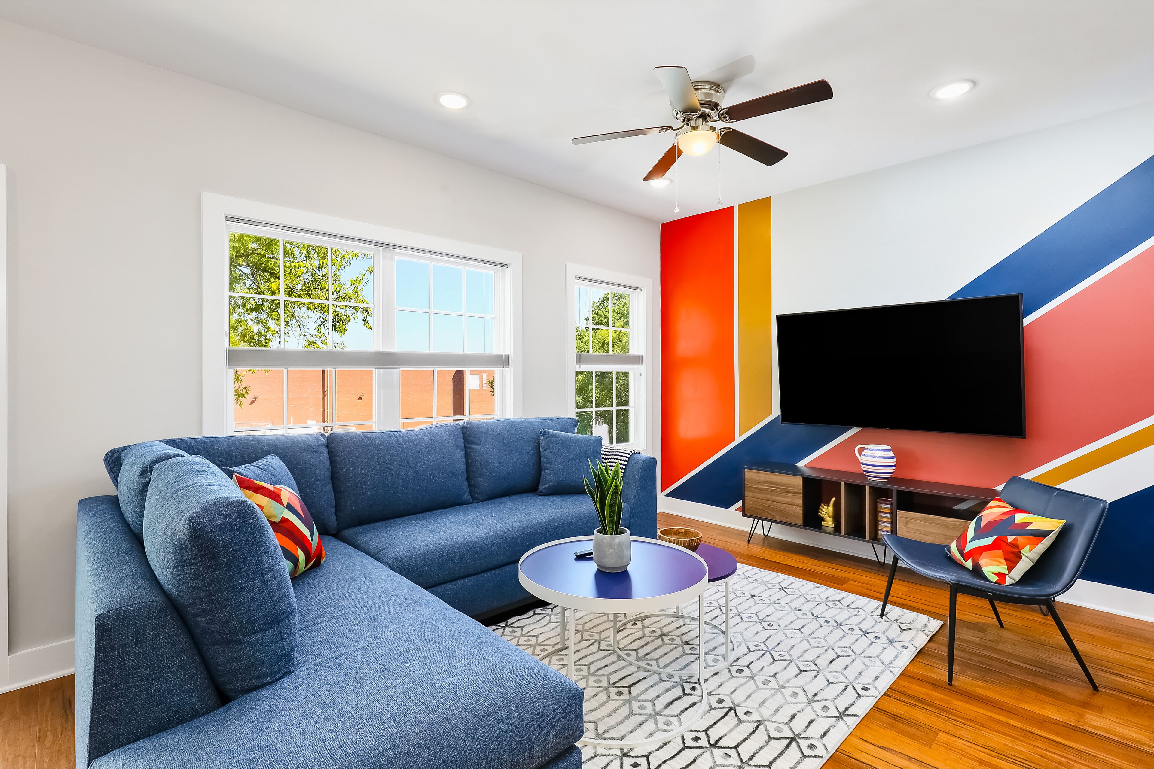 Stylish new-build townhome near Nashville Zoo with deck, game room, & W/D