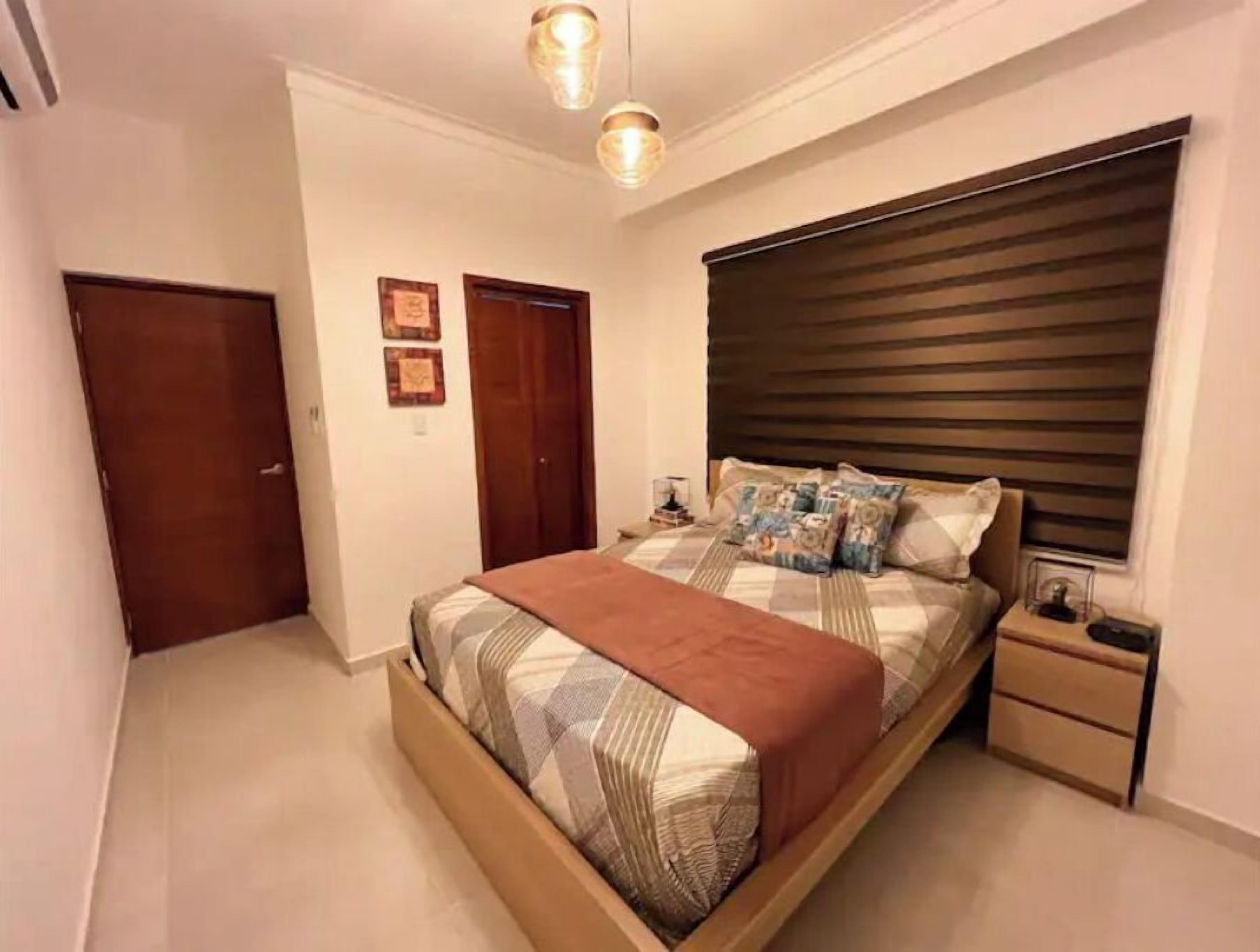 2 slaapkamers, reisbedje, gratis wifi, beddengoed