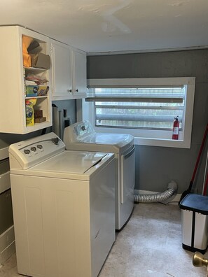 Interior - Spacious Historic 3 Bedroom with On site Parking (Jacksonville)