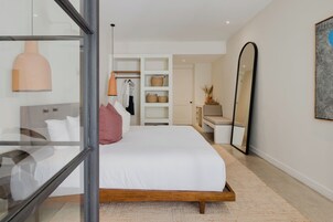 King Room | Premium bedding, down comforters, pillowtop beds, minibar