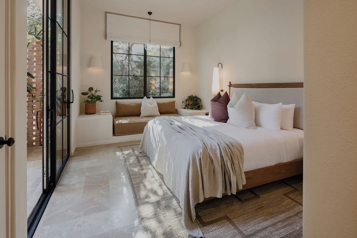 One Bedroom Villa with Private Pool | 高档床上用品、羽绒被、加厚床垫、迷你吧