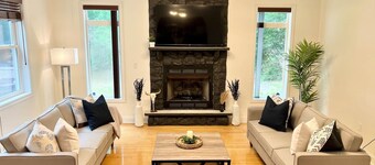 Modern-Hot Tub-Gameroom-Sauna-Firepit-Golf Course