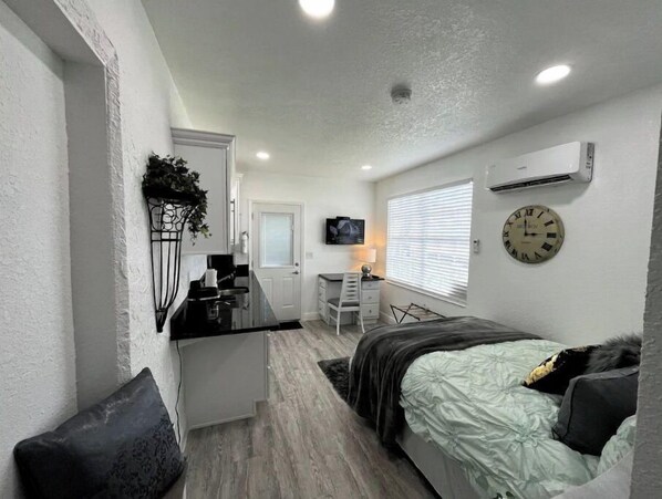 1 Schlafzimmer, Schreibtisch, WLAN