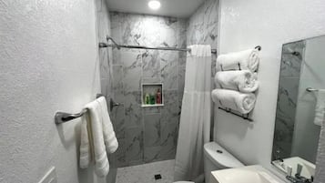 Shower, shampoo