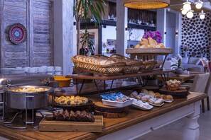 Free daily buffet breakfast