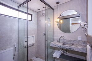 Bathroom - HOTEL VILLAGE ENSEADA (Ubatuba)