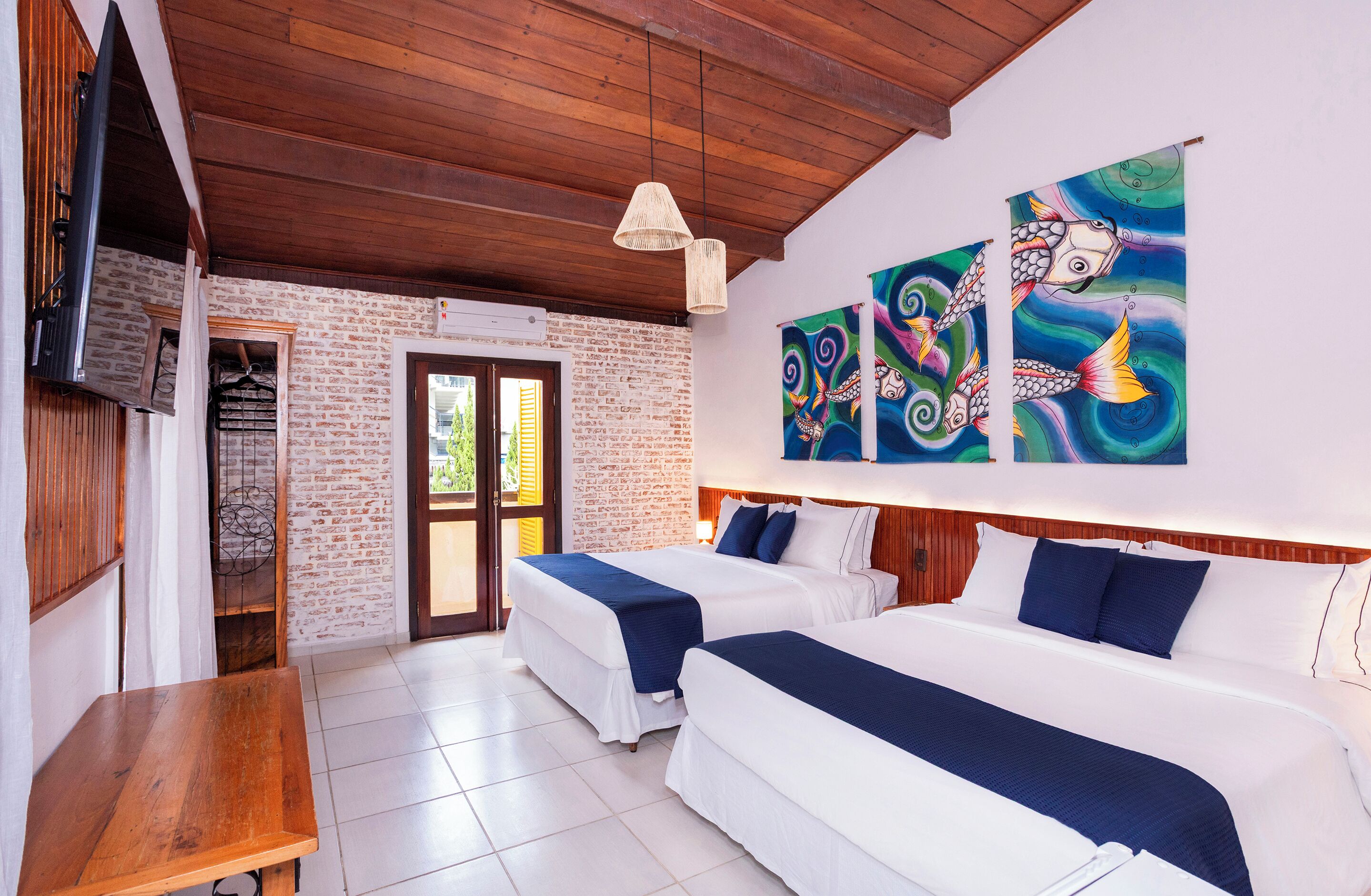 Minibar, wifi gratis y ropa de cama 