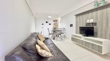 Basic Apartment | Living area