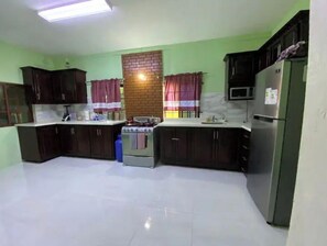 Fridge, microwave, stovetop, electric kettle