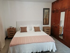 2 Schlafzimmer, Bügeleisen/Bügelbrett, Internetzugang, Bettwäsche