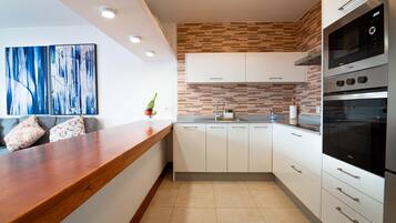 Fridge, microwave, oven, dishwasher