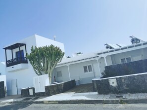 Exterior - One bedroom apartment (TAHICHE)