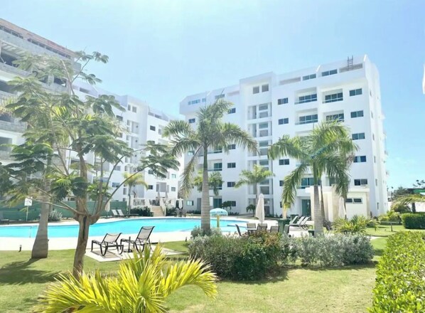Piscine couverte, piscine extérieure