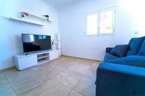 TV, Netflix, streaming services