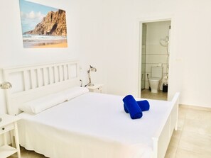 1 bedroom, iron/ironing board, internet, bed sheets - One bedroom apartment with terrace (TAHICHE)