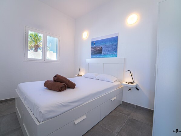 1 bedroom, iron/ironing board, Internet, bed sheets