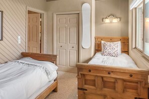 2 多间卧室、熨斗/熨衣板、WiFi、床单