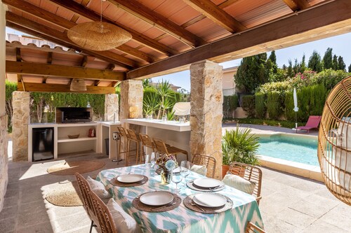 Vacation Home 'Villa Santa Lucia' with Private Pool, Terraces and Wi-Fi