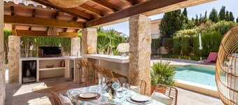 Vakantiehuis 'Villa Santa Lucia' met privé zwembad, terrassen en Wi-Fi