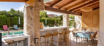 Vacation Home 'Villa Santa Lucia' with Private Pool, Terraces and Wi-Fi