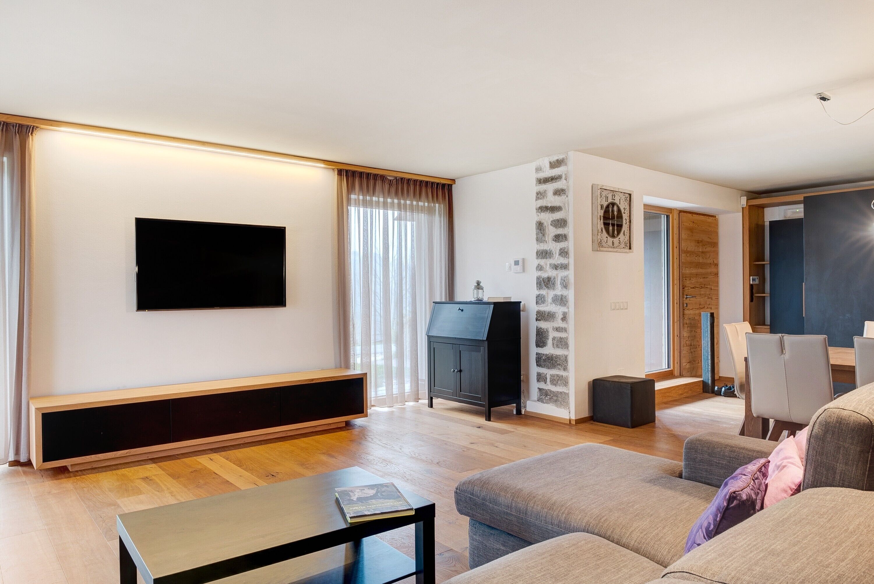 TV, fireplace, table tennis