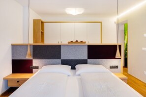 2 soverom, skrivebord, wi-fi (inkludert) og sengetøy