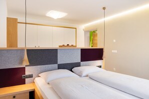 2 camere, una scrivania, Wi-Fi gratuito, lenzuola