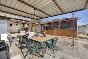 屋外ダイニングエリア