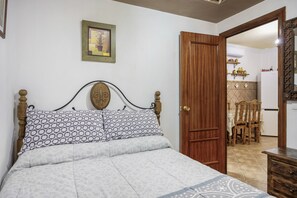 4 chambres, fer et planche à repasser, Wi-Fi gratuit, draps fournis