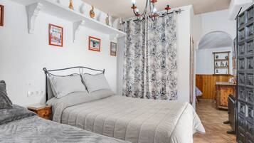 4 camere, ferro/asse da stiro, Wi-Fi gratuito, lenzuola