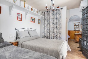 4 dormitorios, tabla de planchar con plancha, wifi gratis y ropa de cama