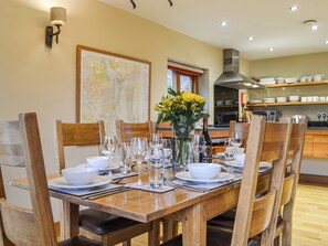 Dining - 3 bedroom accommodation in Keswick (Keswick)