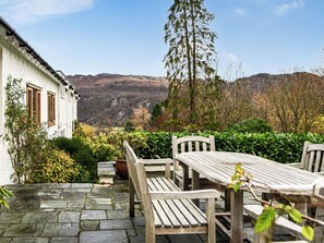 Outdoor dining - 3 bedroom accommodation in Keswick (Keswick)