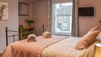 4 bedrooms, free WiFi, bed sheets