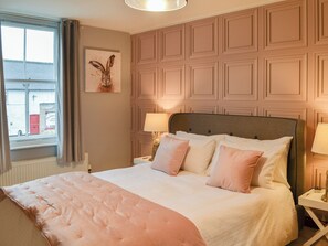 4 bedrooms, free WiFi, bed sheets - The Old Antique Shop (Norton, near Malton)