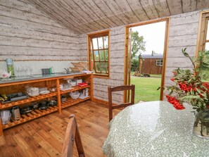 冰箱、电热水壶、厨具/餐具