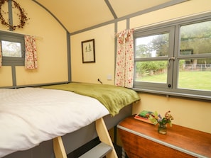 1 dormitorio, decoración individual, mobiliario individual