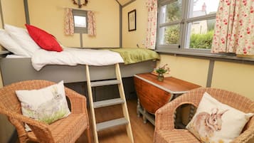 1 bedroom, individually decorated, individually furnished