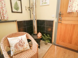 1 bedroom, individually decorated, individually furnished