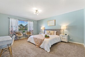 3 habitaciones, escritorio, tabla de planchar con plancha y wifi gratis 