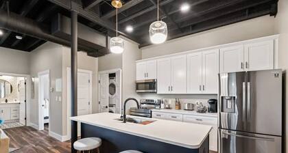 Modern Luxury Loft in Historic Downtown Gallatin