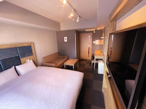 1 bedroom, desk, iron/ironing board, free WiFi