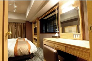 1 bedroom, desk, iron/ironing board, free WiFi