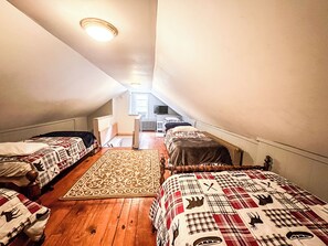 3 Schlafzimmer, Schreibtisch, Reisekinderbett, kostenloses WLAN