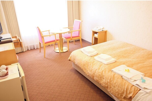 1 bedroom, desk, iron/ironing board, free WiFi