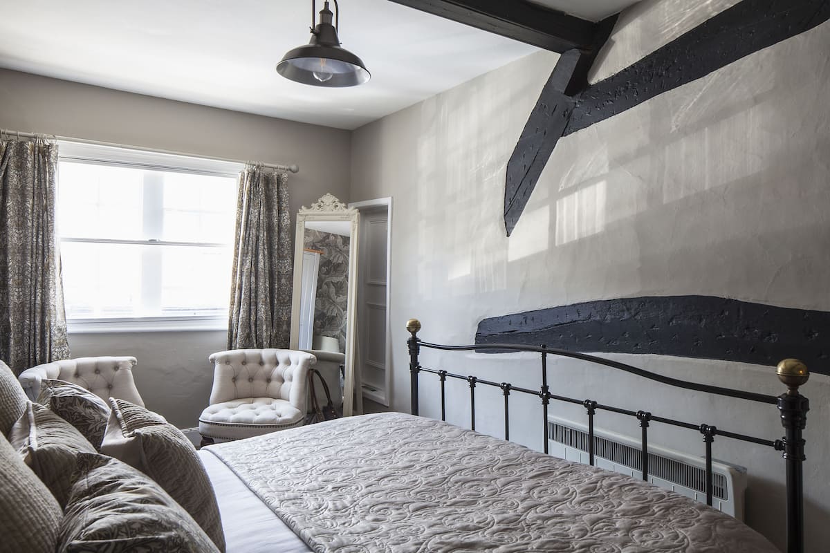 Economy Double Room | Iron/ironing board (on request), WiFi (free), bed sheets