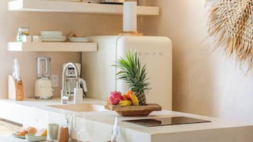 Apartment | Eigene Küche | Kochgeschirr/Geschirr/Besteck